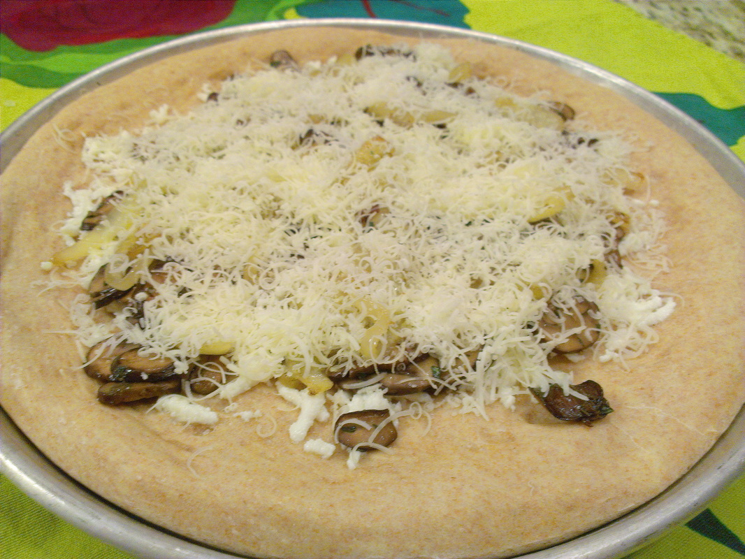 Mushroom & Gruyere Pizza. Recipe on Creating a Curated Life.